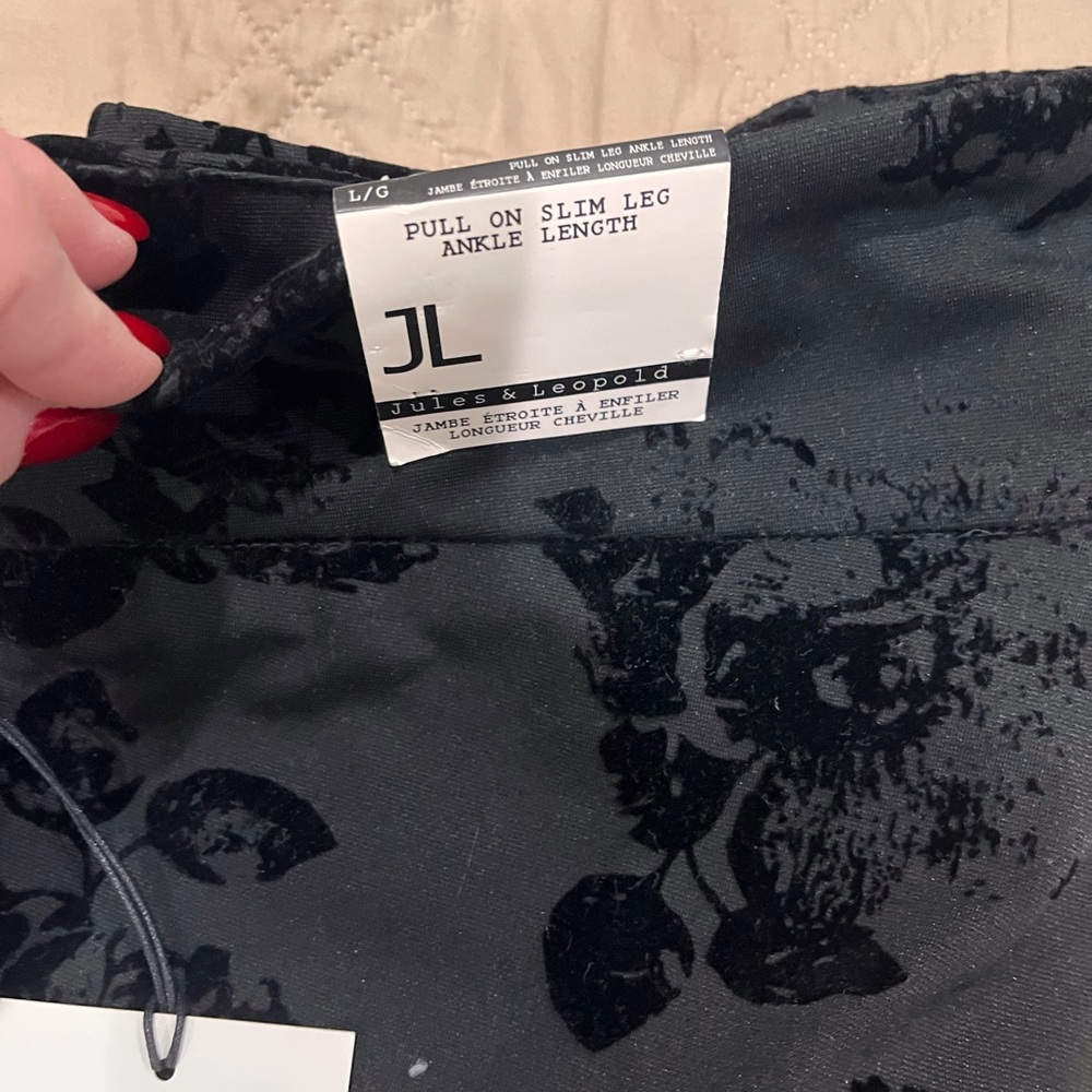 Jules & Leopold Black and Gray Floral slim pants - Picture 2 of 3
